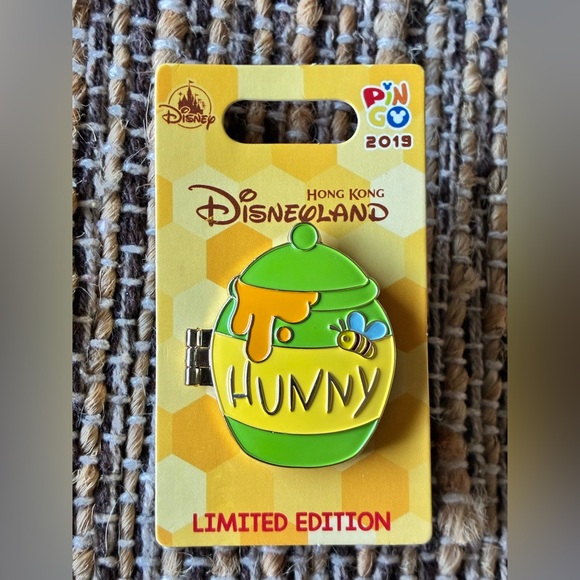 Disney Accessories - Disneyland Hong Kong Honey Pot Tiger LE600